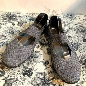 BERNIE MERV Sz 41 Slip On Elastic Silver Mesh Flats  Sandals
